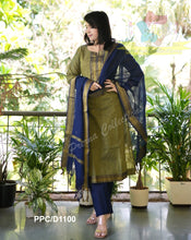 Load image into Gallery viewer, Green and Blue Handloom Cotton Kurta Pant Set With Dupatta
