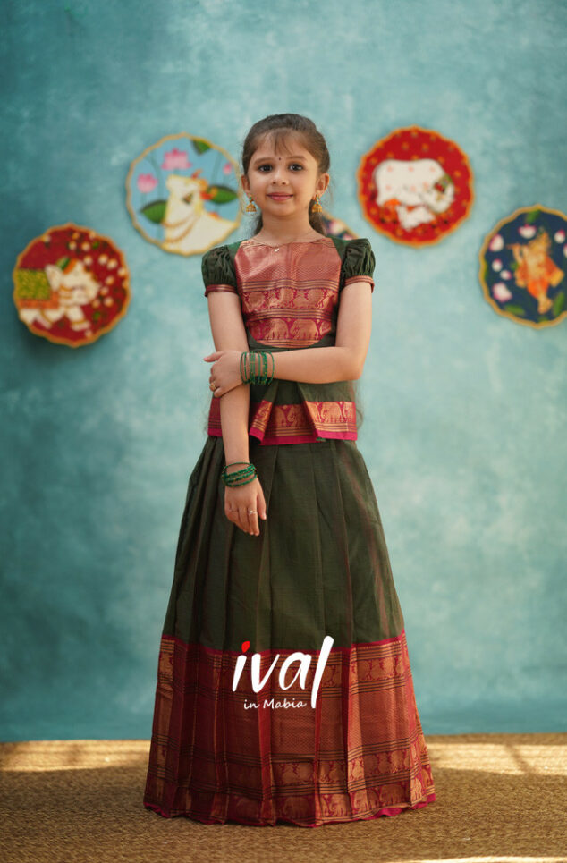 Preorder: Suttis - Manthalir Green And Reddish Maroon Pavadai Sattai