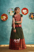 Load image into Gallery viewer, Preorder: Suttis - Manthalir Green And Reddish Maroon Pavadai Sattai
