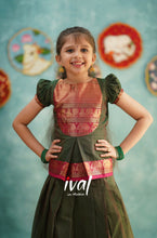 Load image into Gallery viewer, Preorder: Suttis - Manthalir Green And Reddish Maroon Pavadai Sattai
